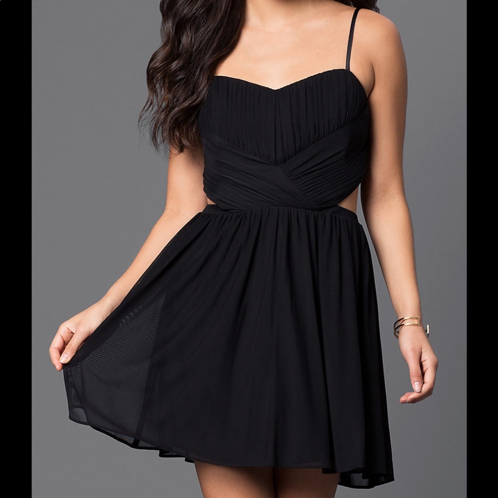 Dress - Picture 4 of 4